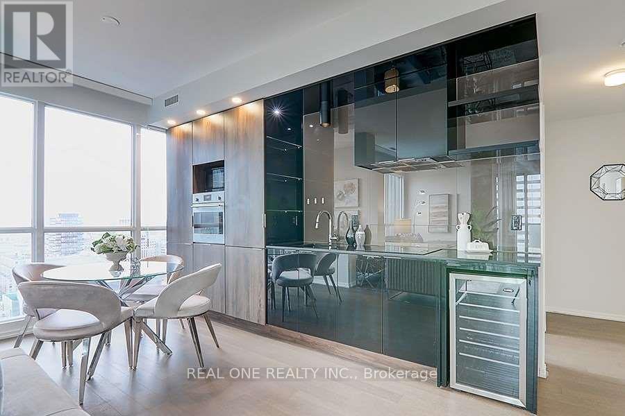 2611 - 70 Temperance Street, Toronto, Ontario  M5H 4E8 - Photo 9 - C12584432