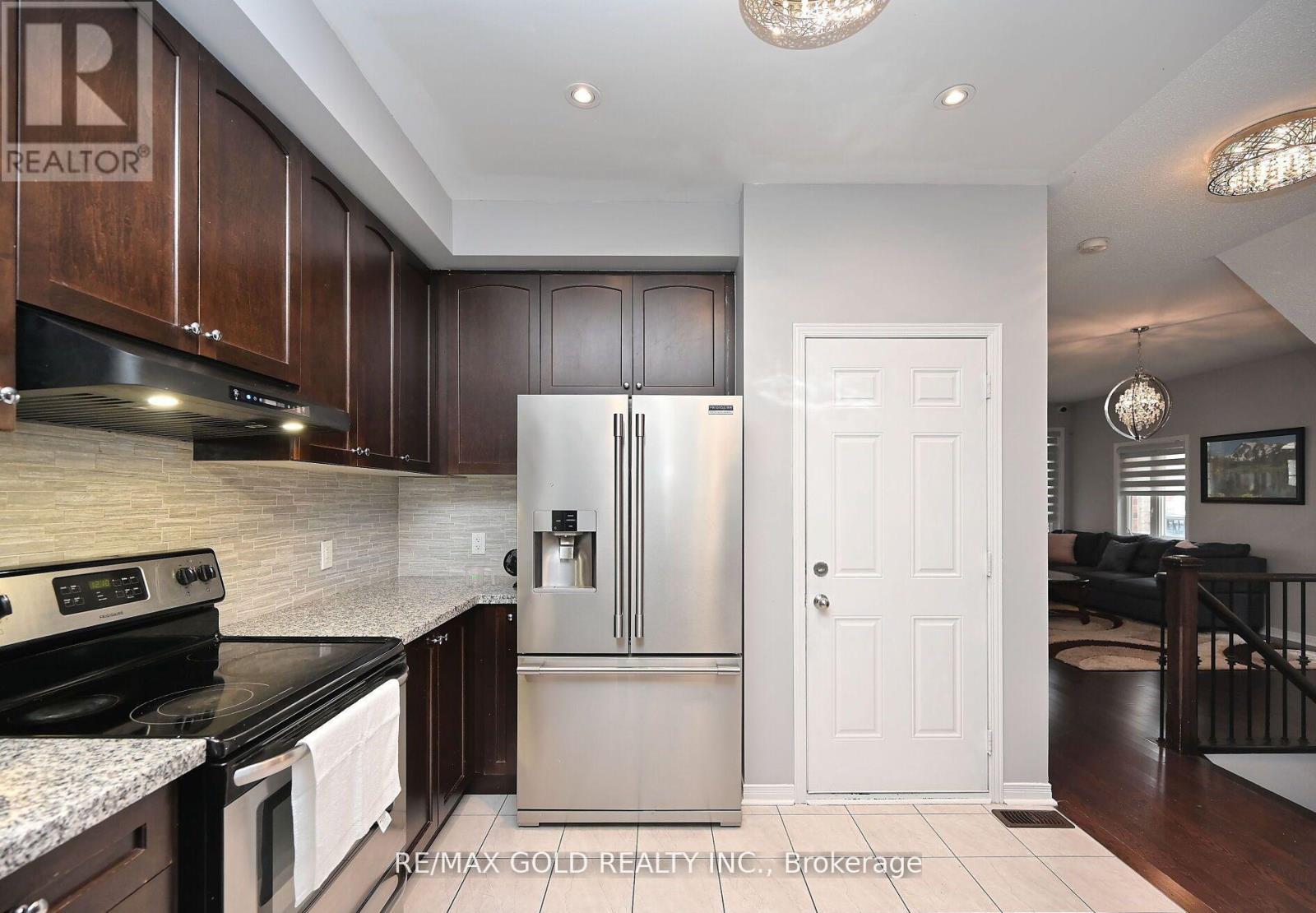 96 Ledger Point Crescent, Brampton, Ontario  L6R 3W1 - Photo 15 - W12587004