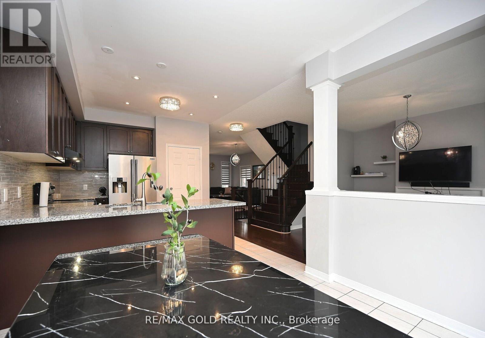 96 Ledger Point Crescent, Brampton, Ontario  L6R 3W1 - Photo 17 - W12587004