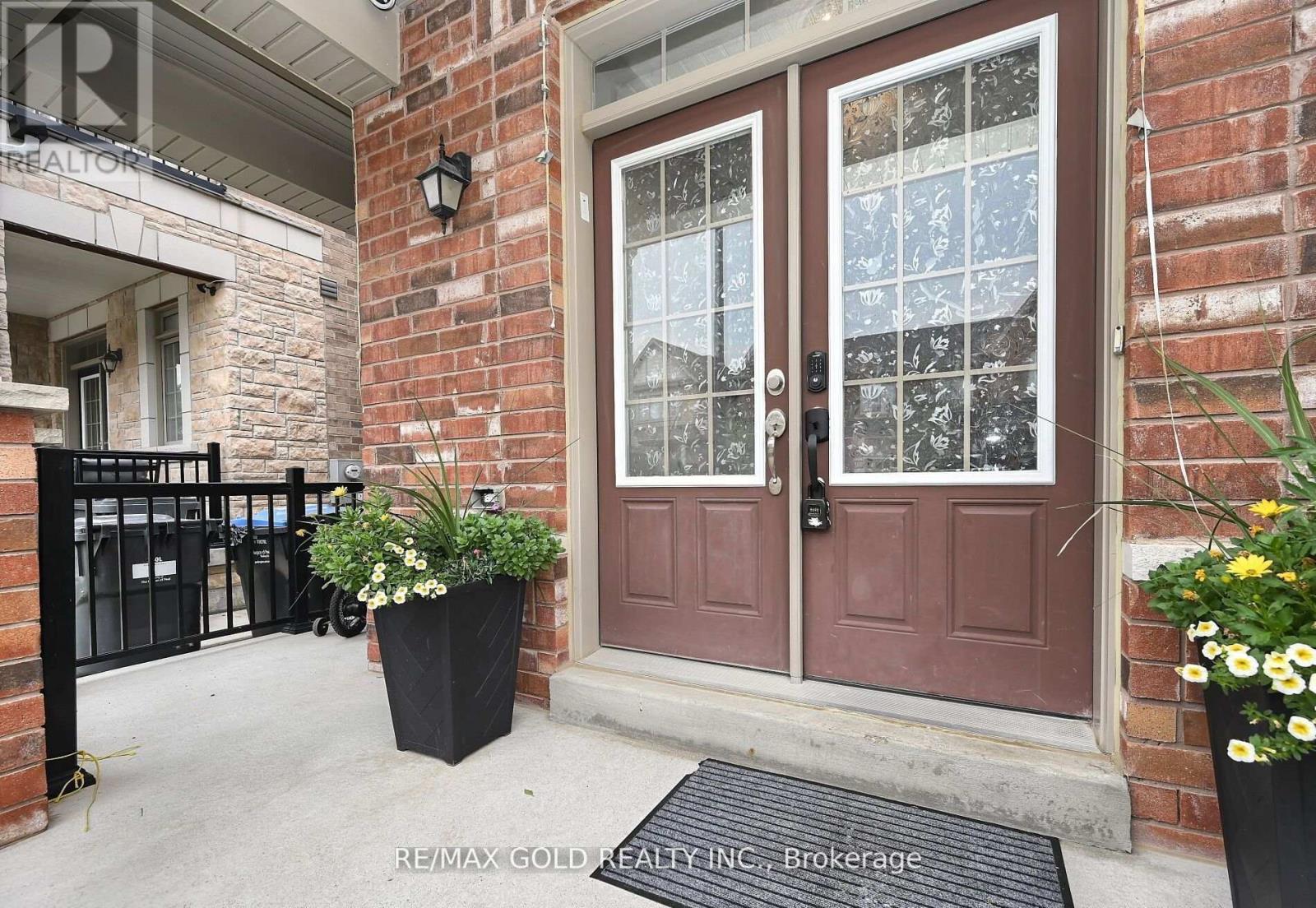 96 Ledger Point Crescent, Brampton, Ontario  L6R 3W1 - Photo 4 - W12587004