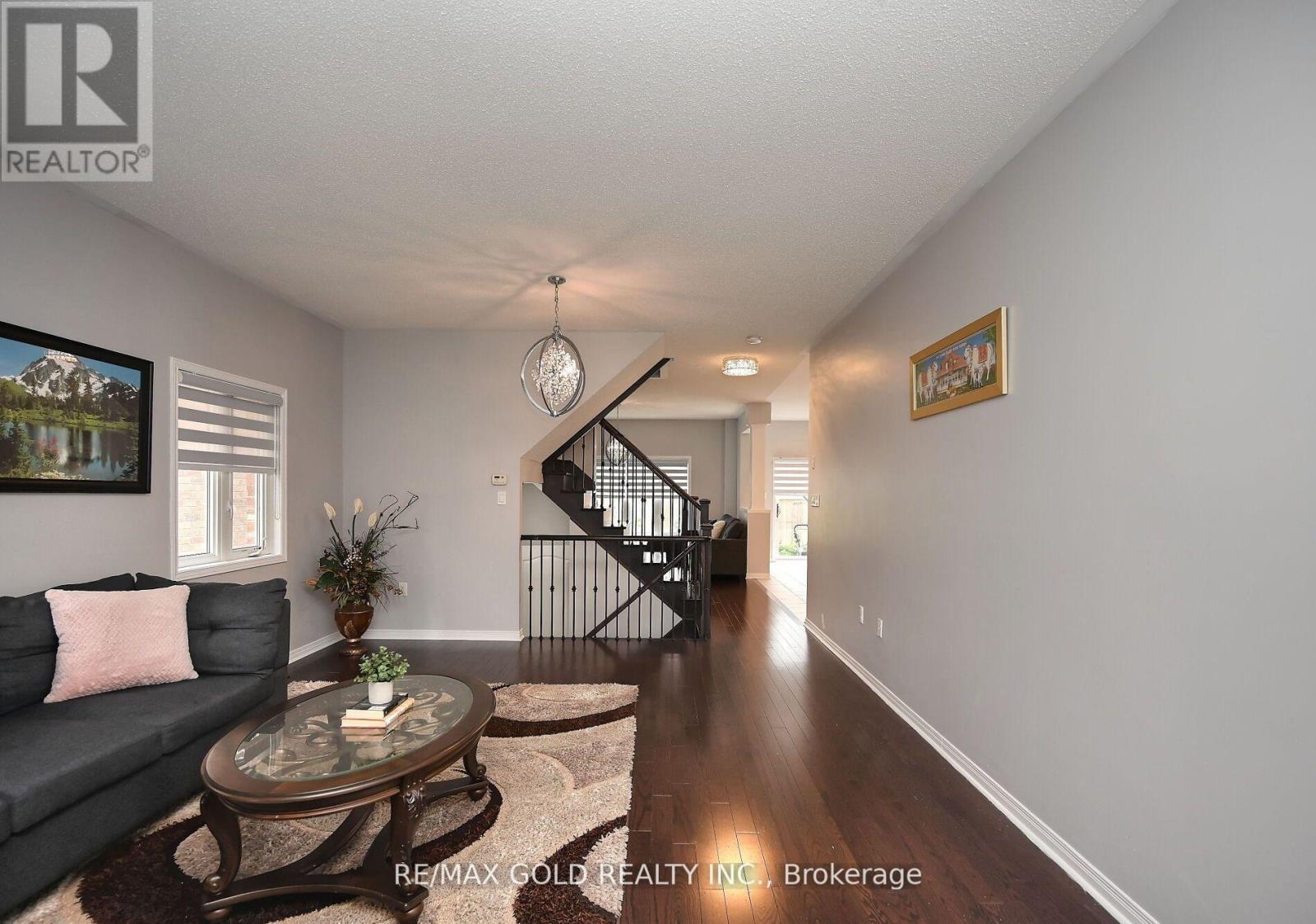 96 Ledger Point Crescent, Brampton, Ontario  L6R 3W1 - Photo 9 - W12587004