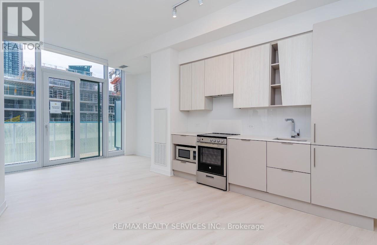 301 - 3900 Confederation Parkway, Mississauga, Ontario  L5B 0M3 - Photo 13 - W12587006