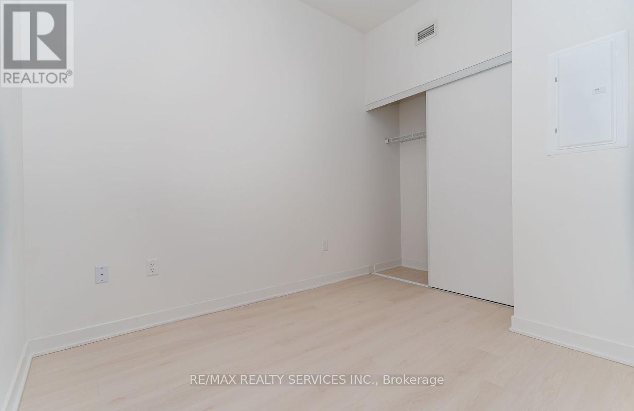301 - 3900 Confederation Parkway, Mississauga, Ontario  L5B 0M3 - Photo 19 - W12587006