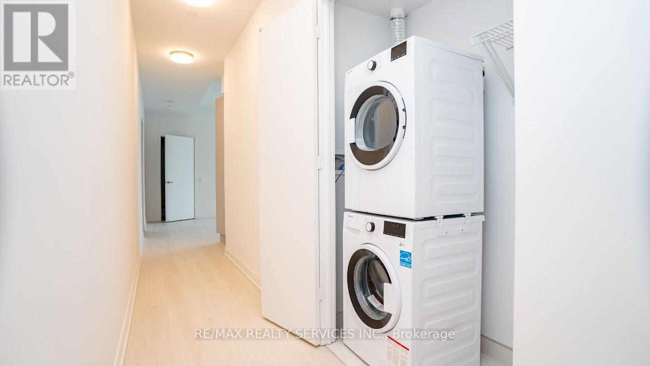 301 - 3900 Confederation Parkway, Mississauga, Ontario  L5B 0M3 - Photo 24 - W12587006