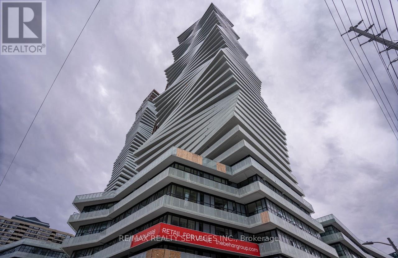 301 - 3900 Confederation Parkway, Mississauga, Ontario  L5B 0M3 - Photo 3 - W12587006