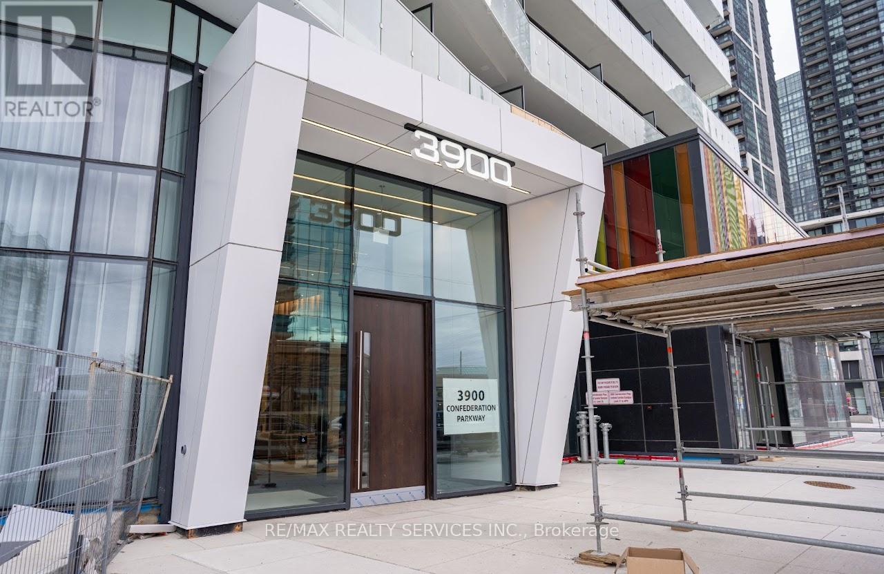 301 - 3900 Confederation Parkway, Mississauga, Ontario  L5B 0M3 - Photo 4 - W12587006