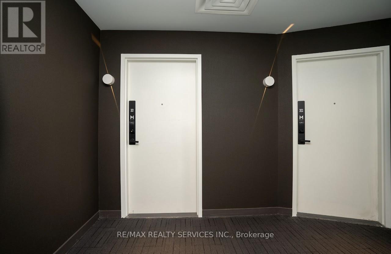 301 - 3900 Confederation Parkway, Mississauga, Ontario  L5B 0M3 - Photo 8 - W12587006