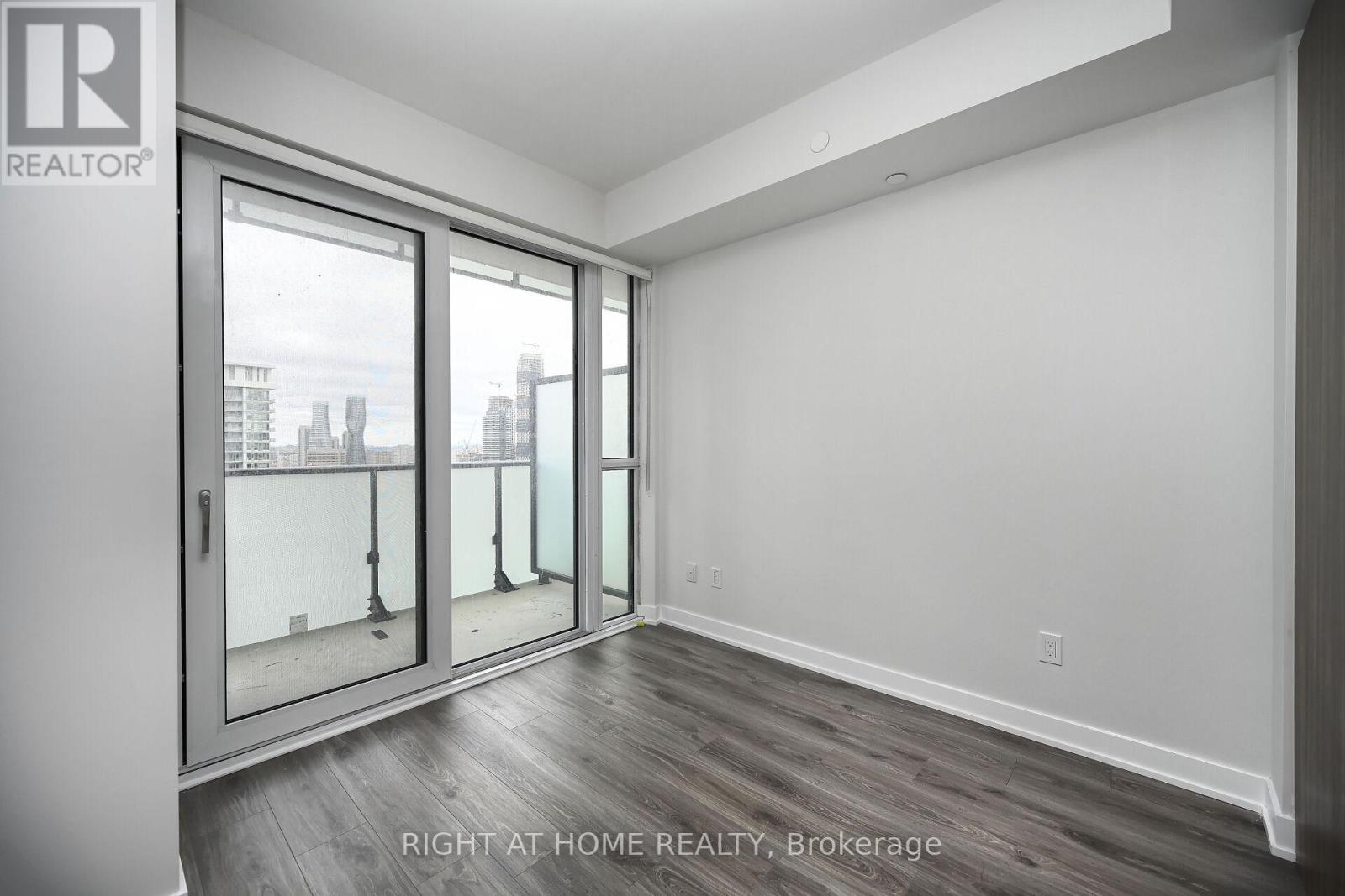 1402 - 430 Square One Drive, Mississauga, Ontario L5B 0L6 - Photo 10 - W12587012