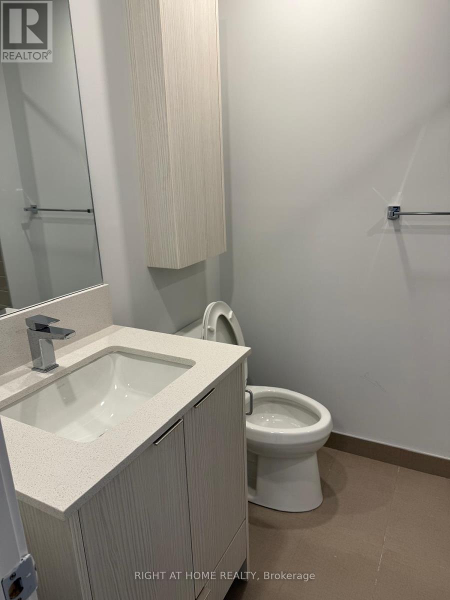 1402 - 430 Square One Drive, Mississauga, Ontario L5B 0L6 - Photo 13 - W12587012