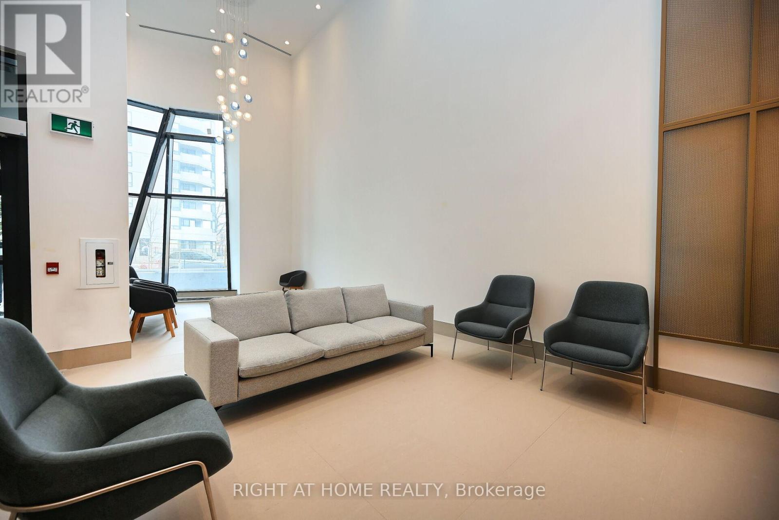 1402 - 430 Square One Drive, Mississauga, Ontario L5B 0L6 - Photo 7 - W12587012