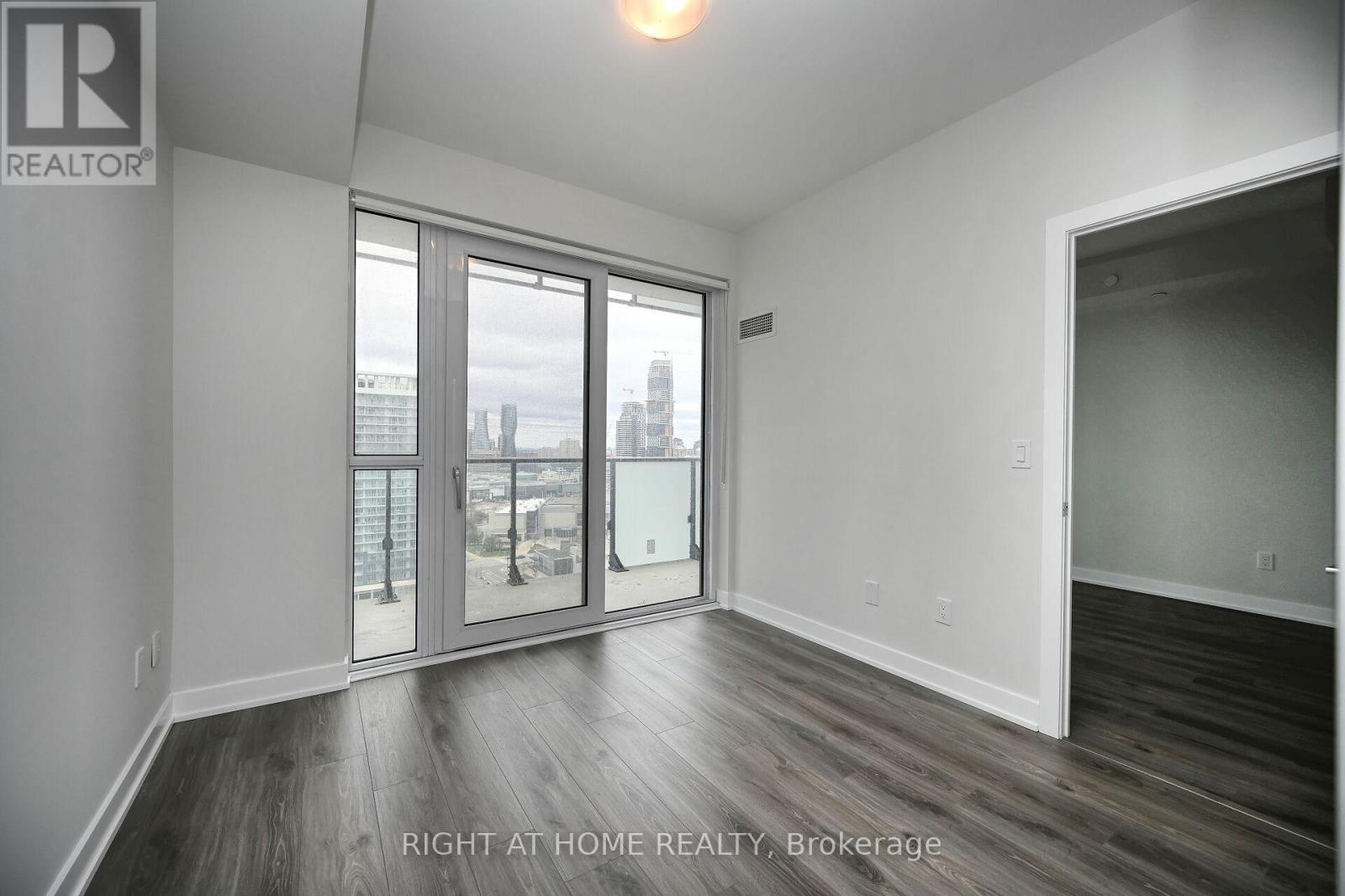 1402 - 430 Square One Drive, Mississauga, Ontario L5B 0L6 - Photo 9 - W12587012