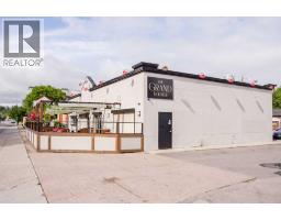 406 14 Street Nw Hillhurst, Calgary, Ca