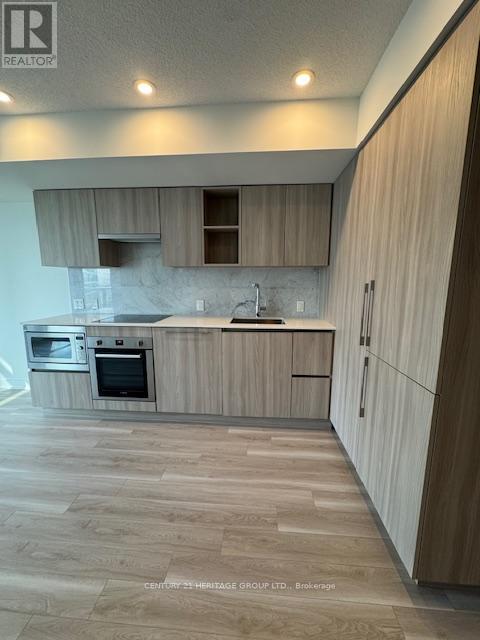 1515 - 19 Bathurst Street, Toronto, Ontario  M5V 2P1 - Photo 2 - C12586992