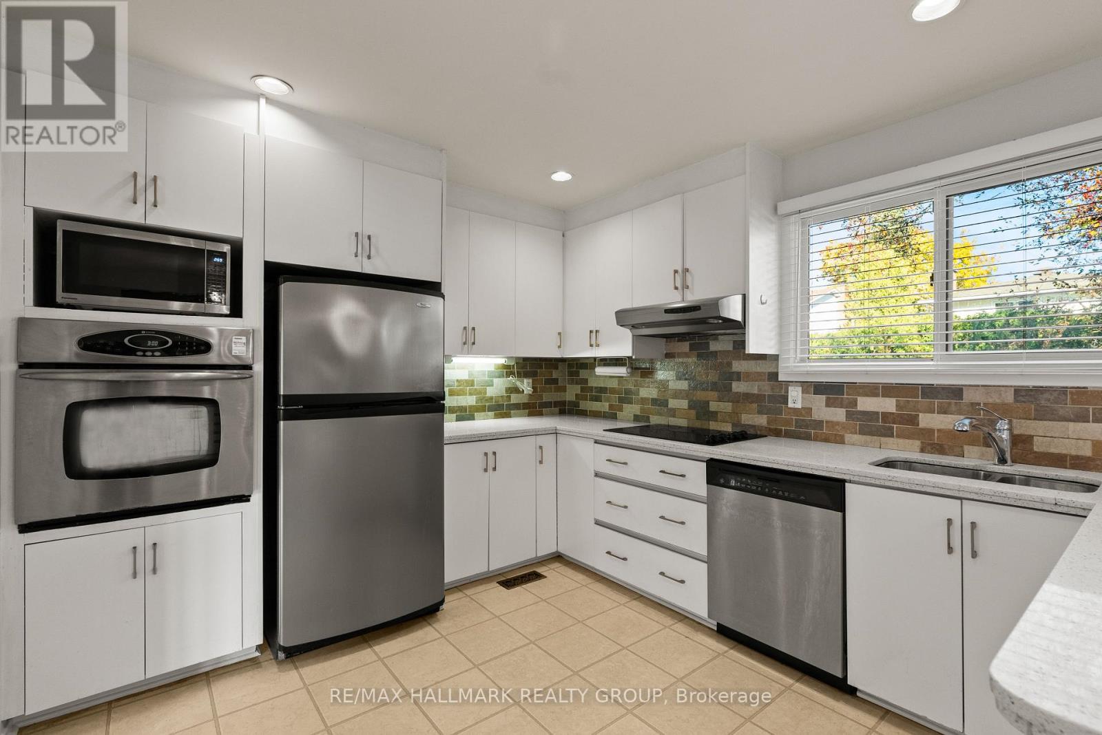 26 Ettrick Crescent, Ottawa, Ontario  K2J 1G1 - Photo 4 - X12491362