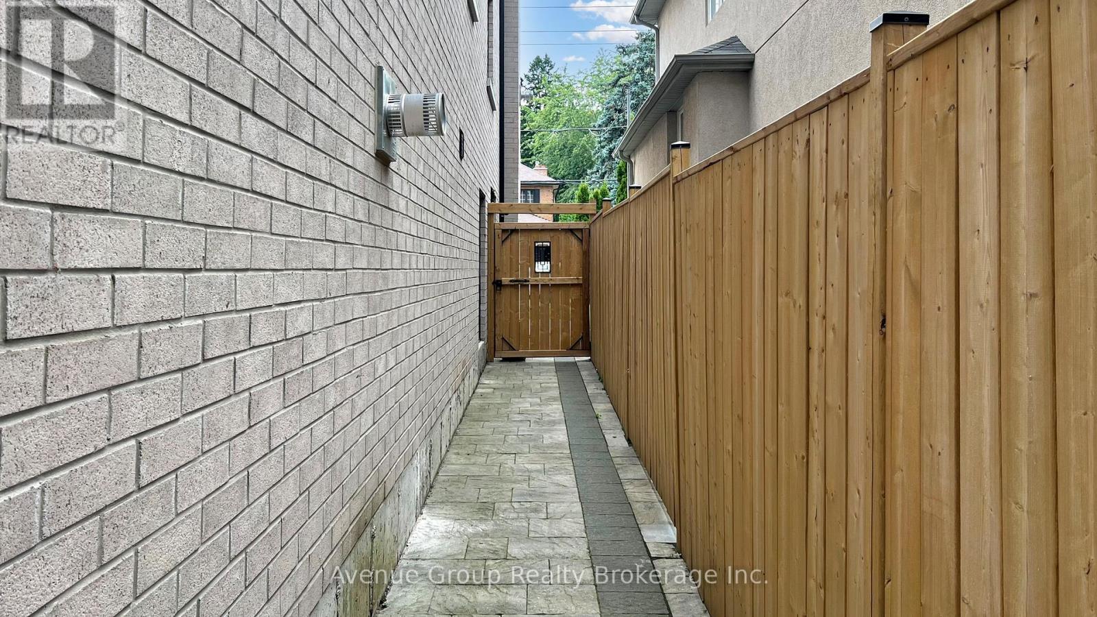 93 Tamworth Road, Toronto, Ontario  M2N 2P1 - Photo 25 - C12587060