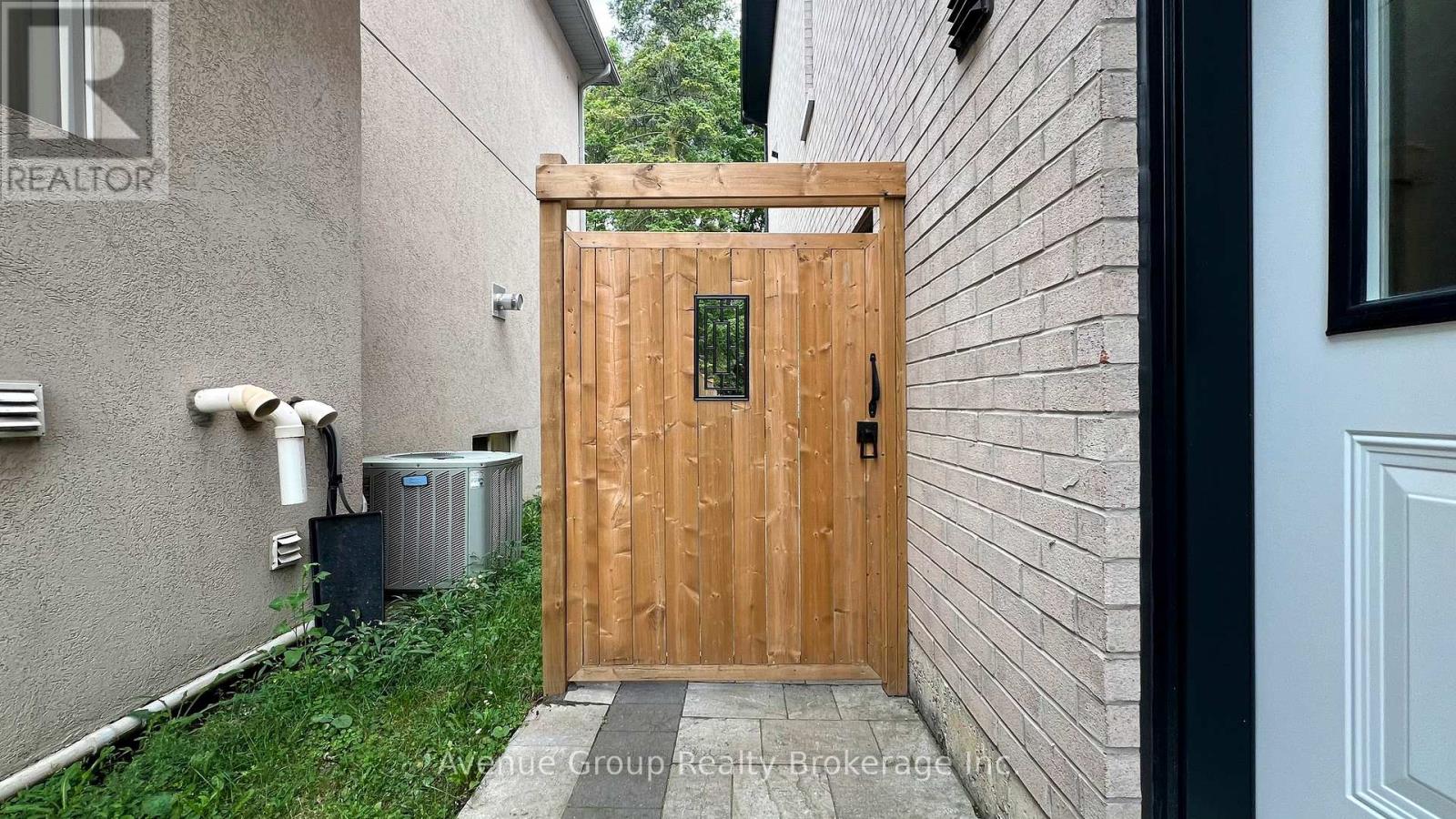 93 Tamworth Road, Toronto, Ontario  M2N 2P1 - Photo 26 - C12587060