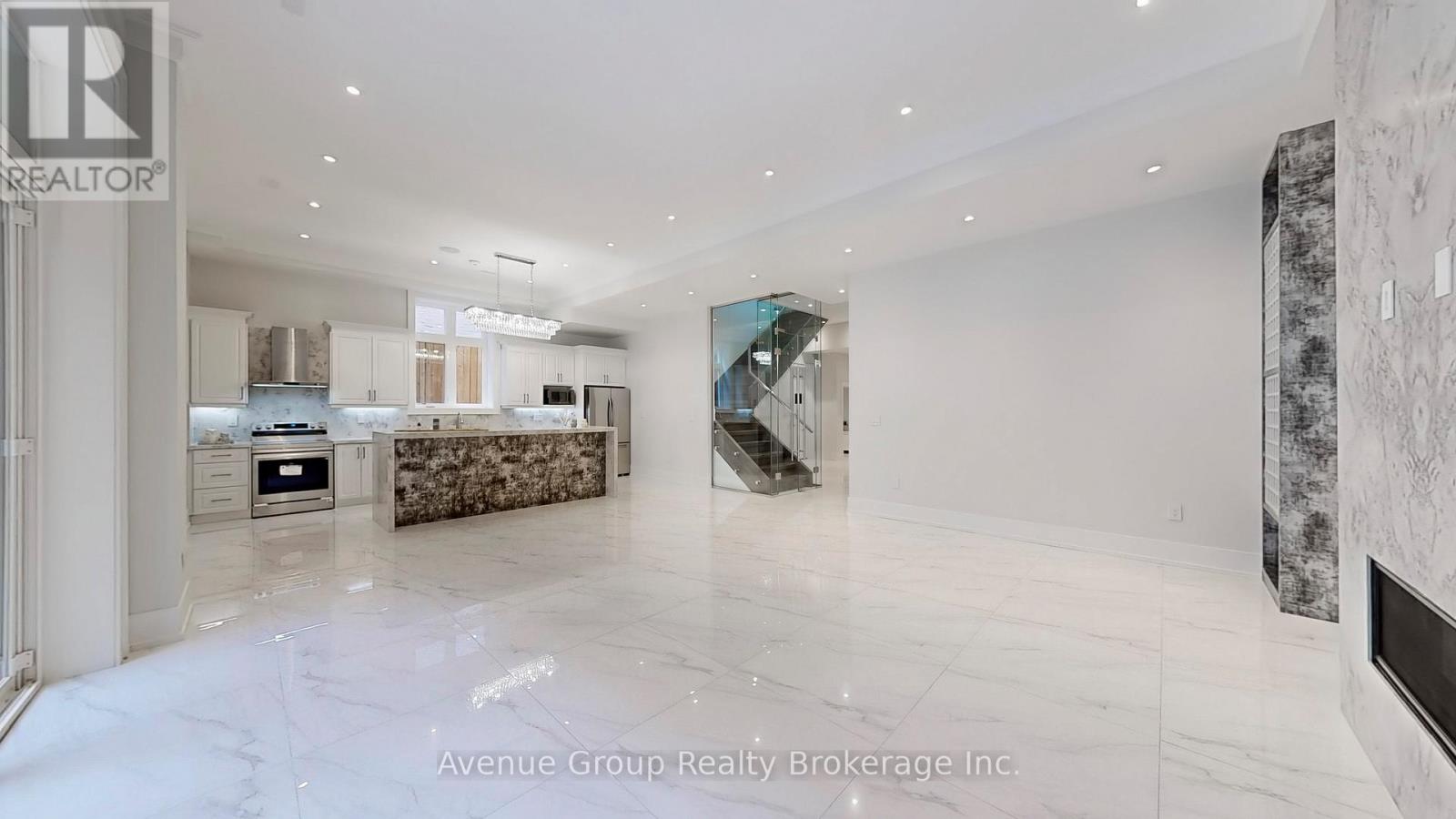 93 Tamworth Road, Toronto, Ontario  M2N 2P1 - Photo 4 - C12587060