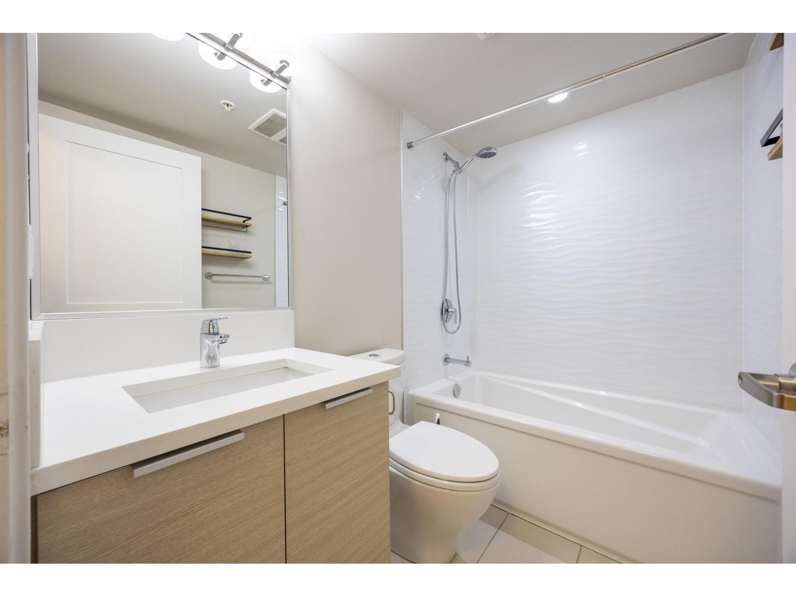 2306 13303 Central Avenue, Surrey, British Columbia  V3T 0K6 - Photo 15 - R3070914