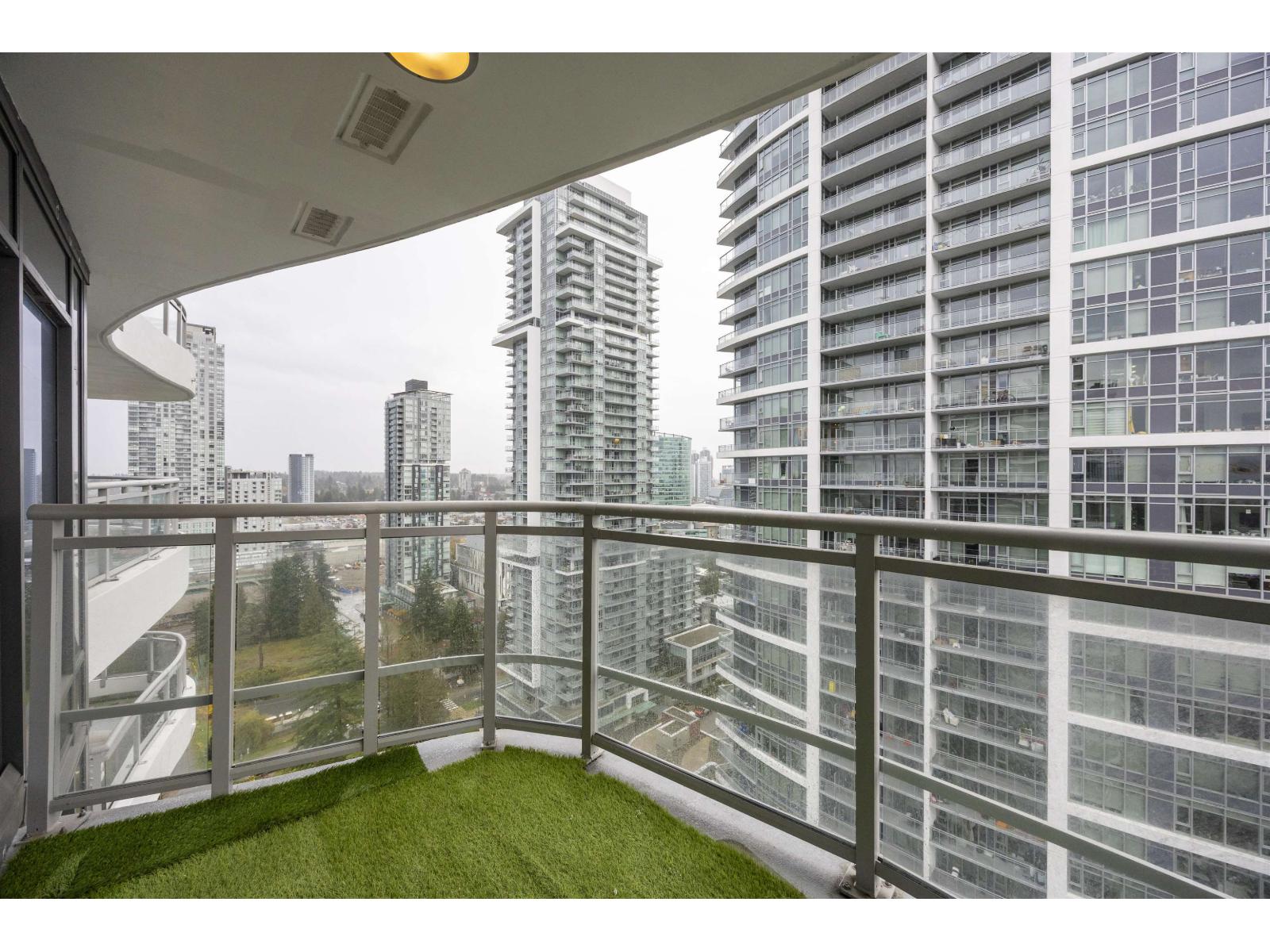 2306 13303 Central Avenue, Surrey, British Columbia  V3T 0K6 - Photo 16 - R3070914