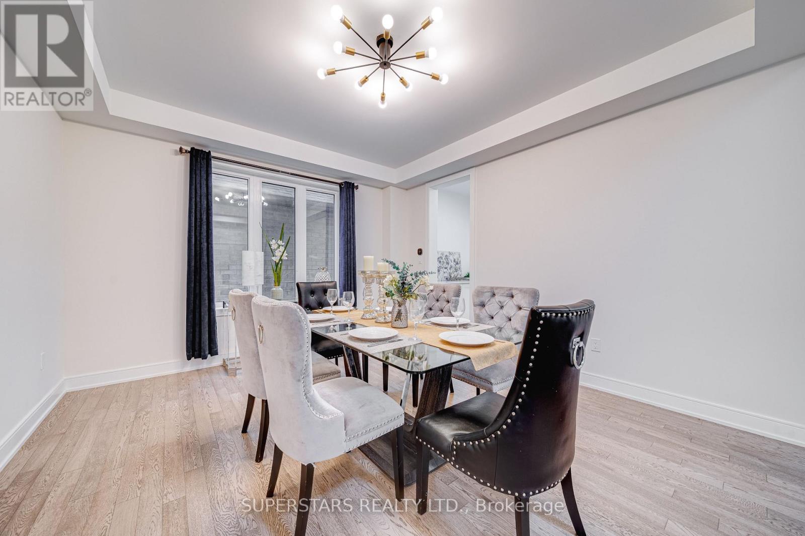 143 Kenneth Rogers Crescent, East Gwillimbury, Ontario  L9N 0S1 - Photo 3 - N12587044