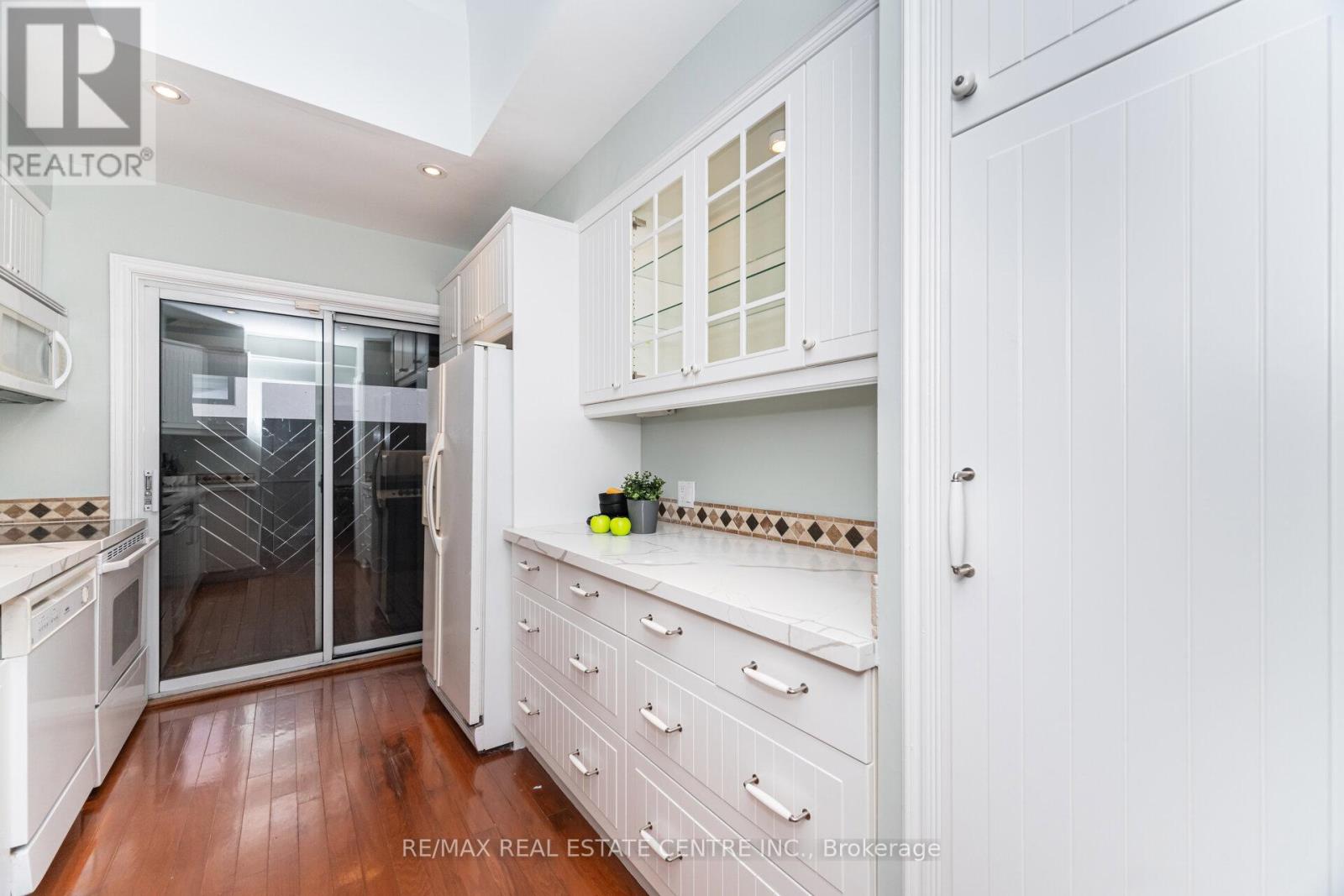 5288 Mericourt Road, Burlington, Ontario L7L 3R3 - Photo 15 - W12587052