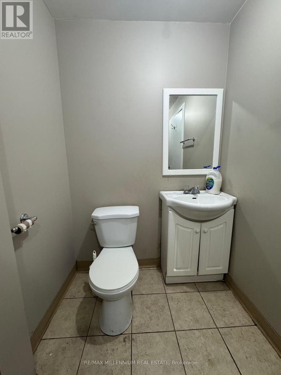 1079 Britannia Road E, Mississauga, Ontario  L4W 3X1 - Photo 11 - W12587062