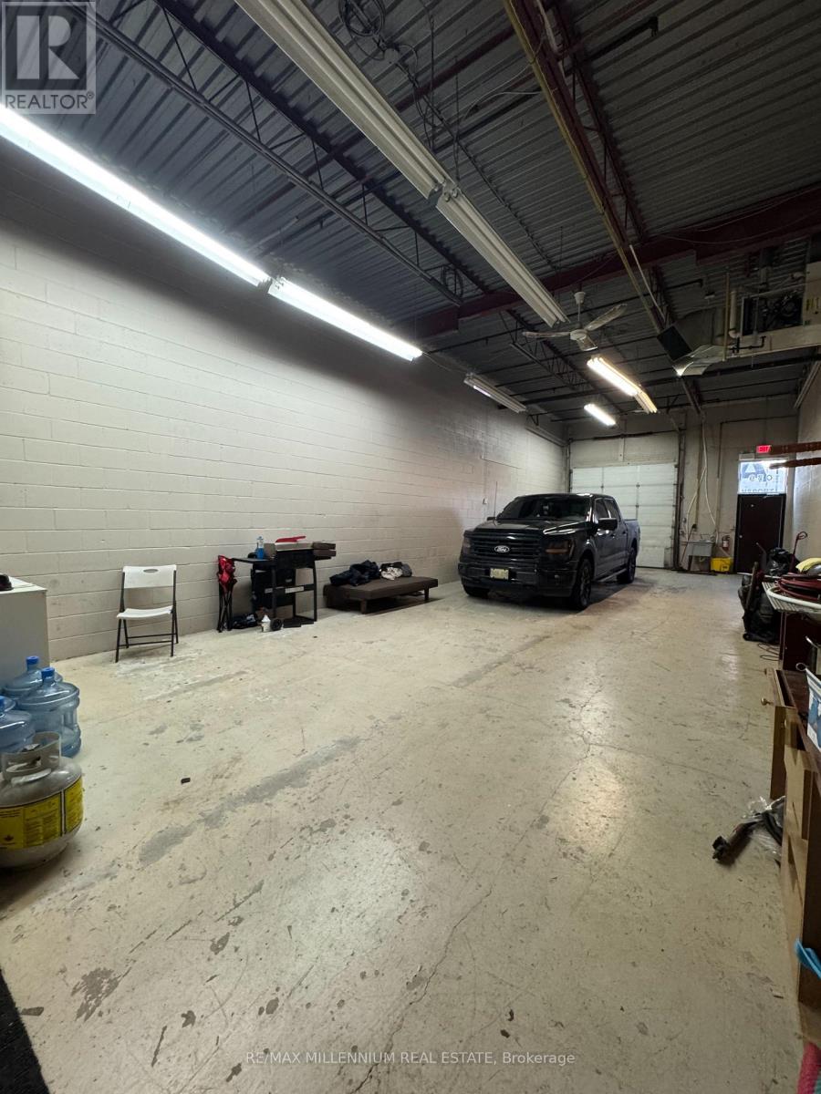 1079 Britannia Road E, Mississauga, Ontario  L4W 3X1 - Photo 7 - W12587062