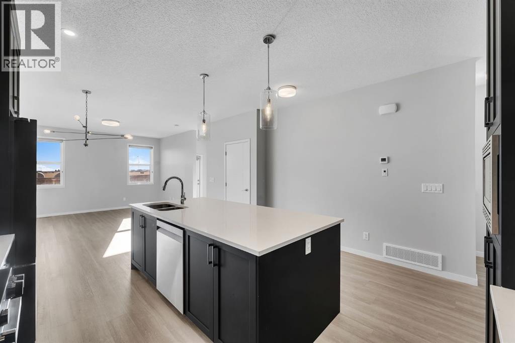 800 South Point Heath Sw, Airdrie, Alberta  T4B 5M7 - Photo 12 - A2267574