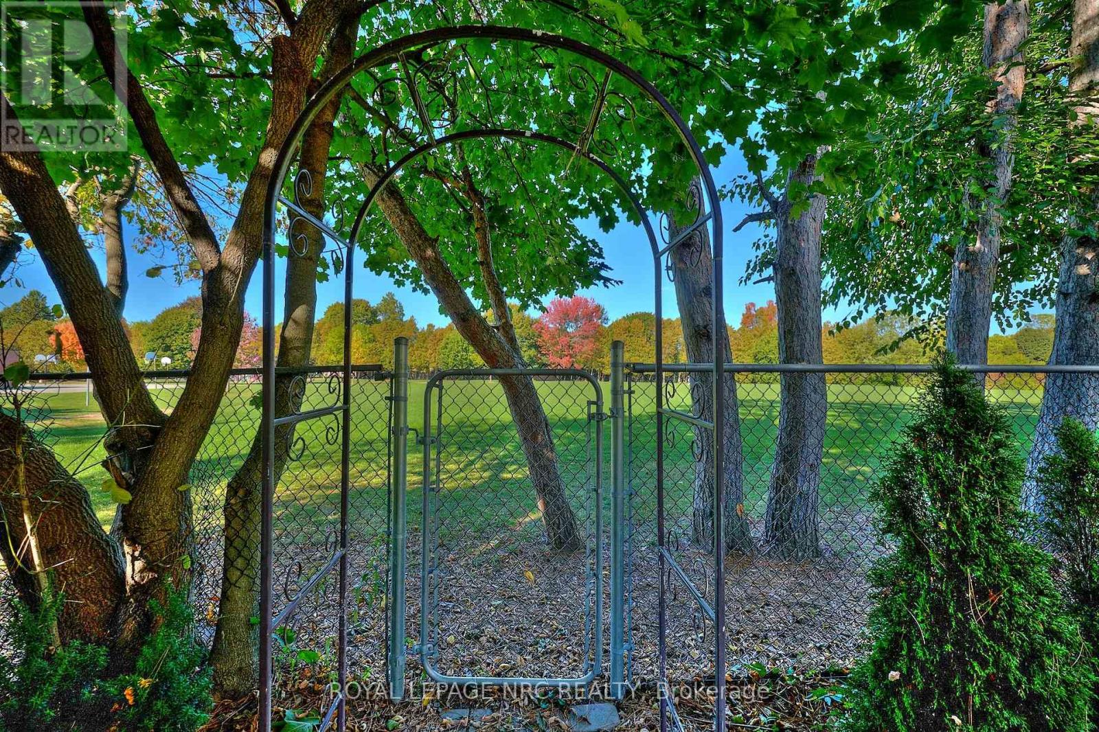 13 Damude Drive, Pelham, Ontario  L0S 1E0 - Photo 14 - X12587088