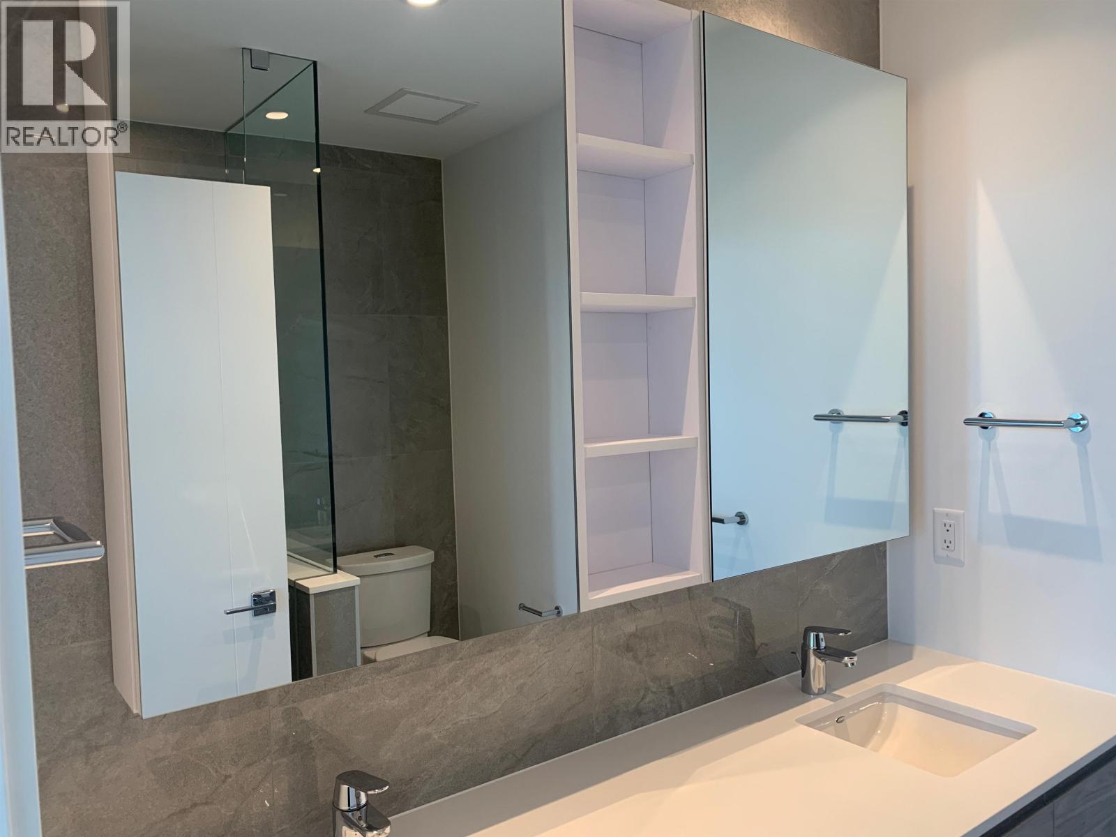 1604 680 Quayside Drive, New Westminster, British Columbia  V3M 6Z6 - Photo 8 - R3070986