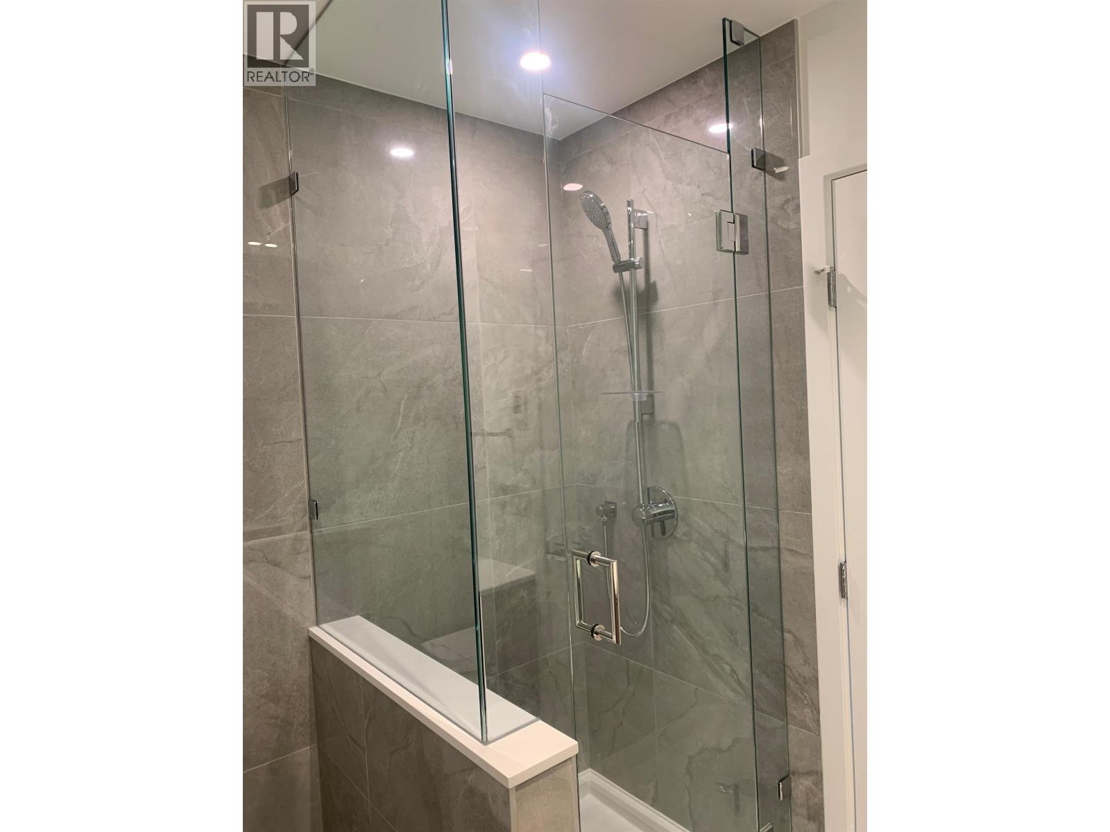 1604 680 Quayside Drive, New Westminster, British Columbia  V3M 6Z6 - Photo 9 - R3070986