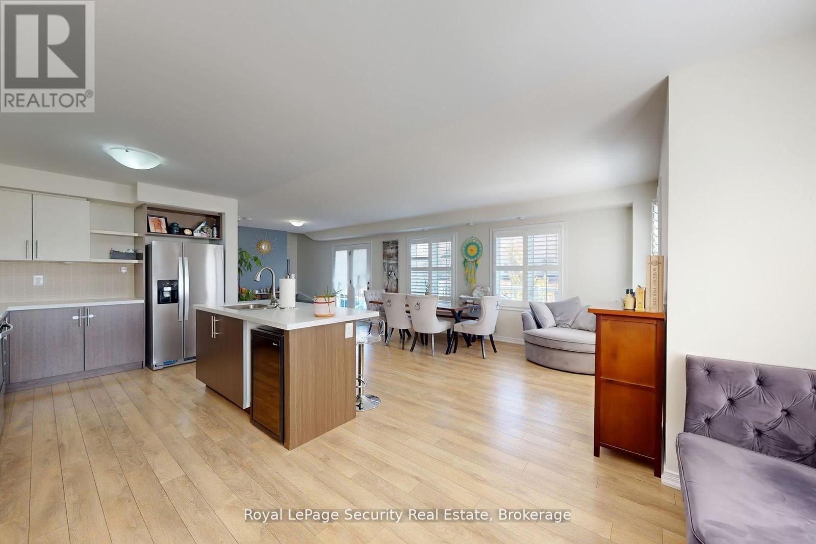 55 Golden Springs Drive, Brampton, Ontario  L7A 0C7 - Photo 9 - W12512118