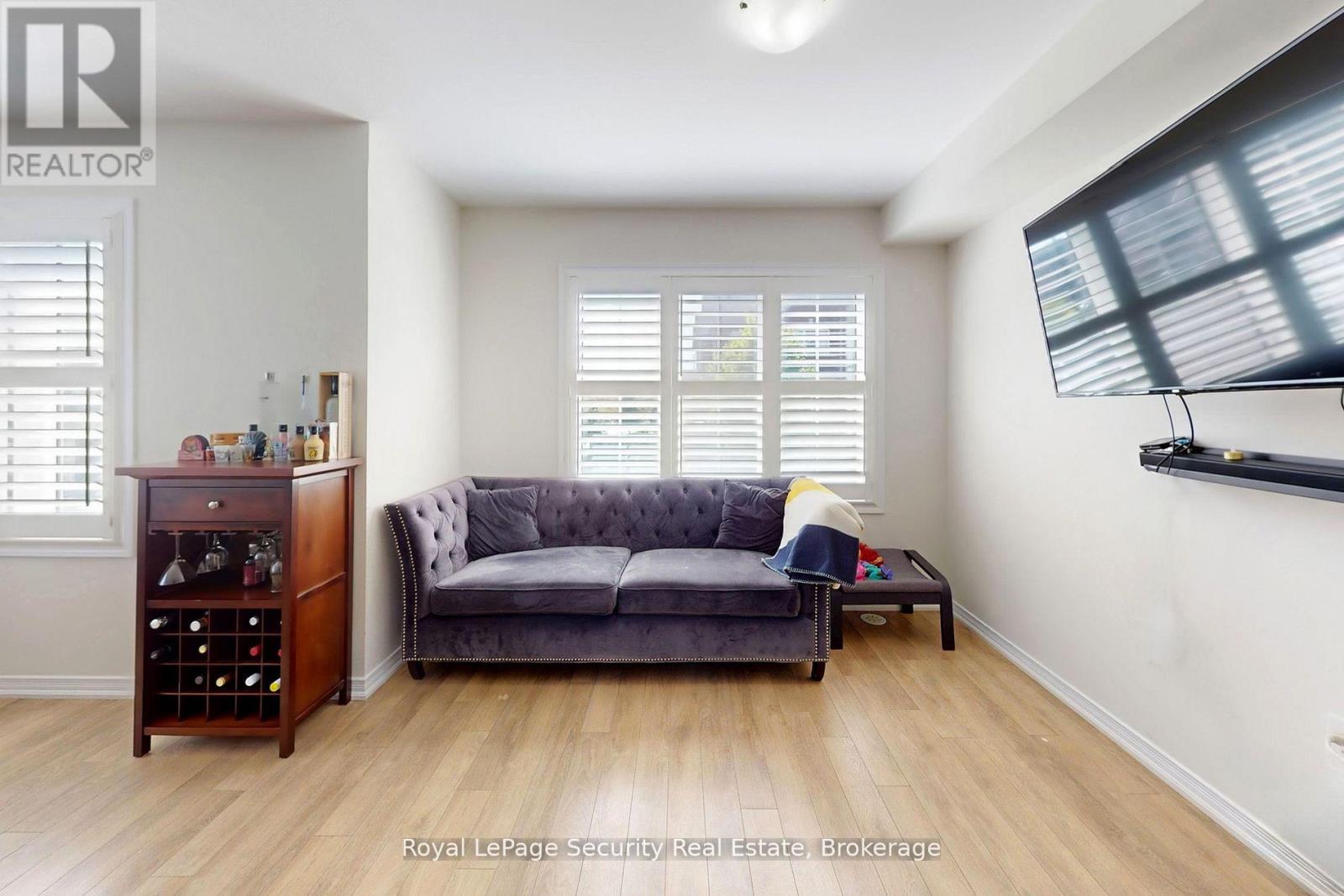 55 Golden Springs Drive, Brampton, Ontario  L7A 0C7 - Photo 10 - W12574640