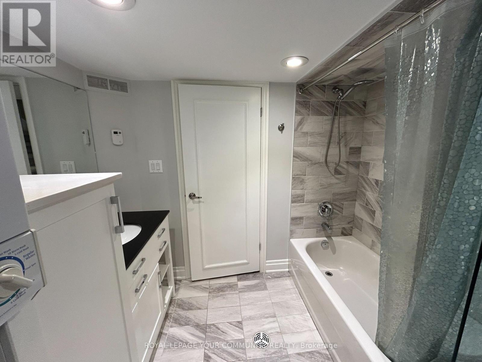 Lower - 2 Rougecrest Drive, Markham, Ontario  L3P 3B6 - Photo 13 - N12587096