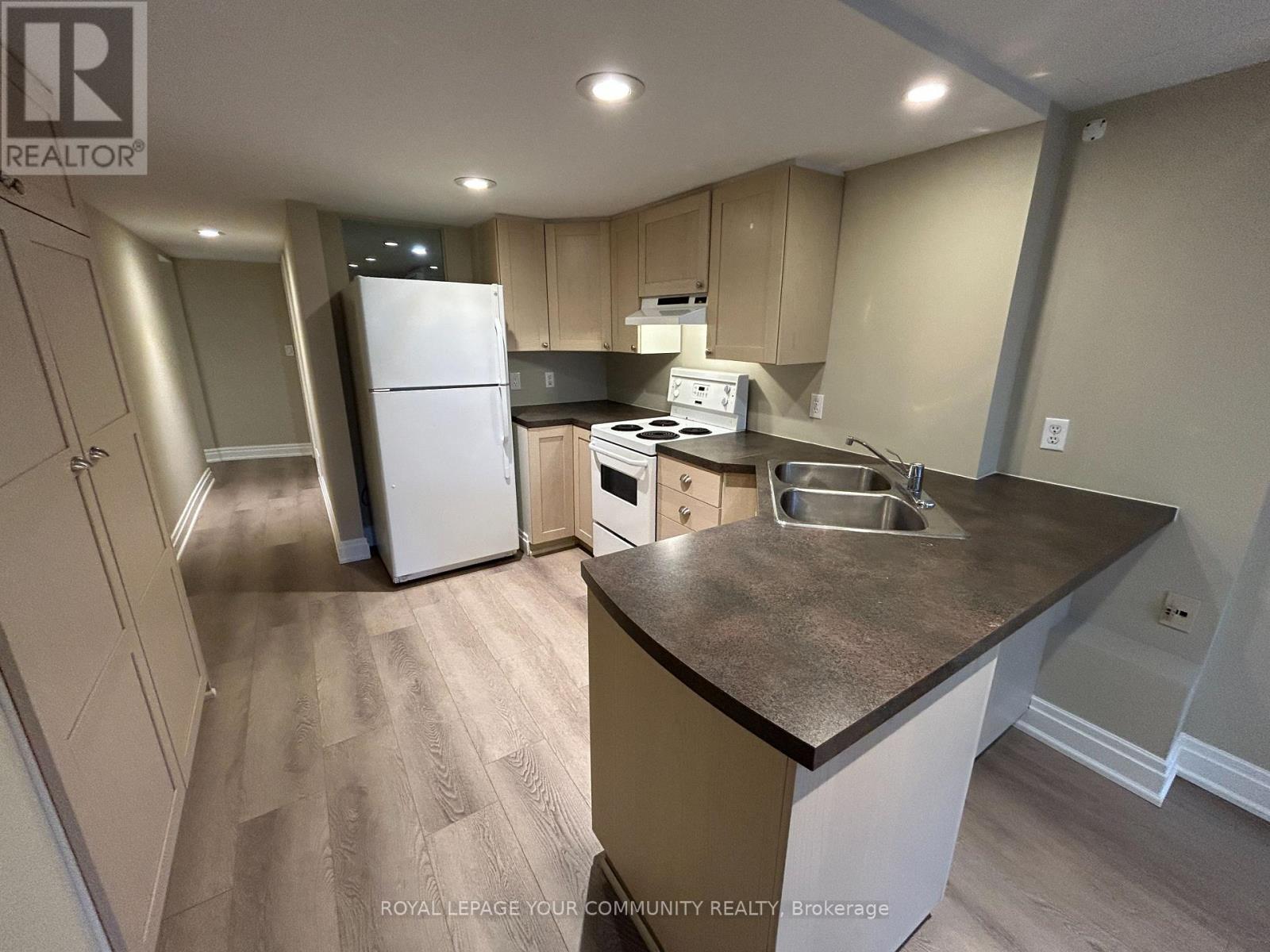 Lower - 2 Rougecrest Drive, Markham, Ontario  L3P 3B6 - Photo 4 - N12587096