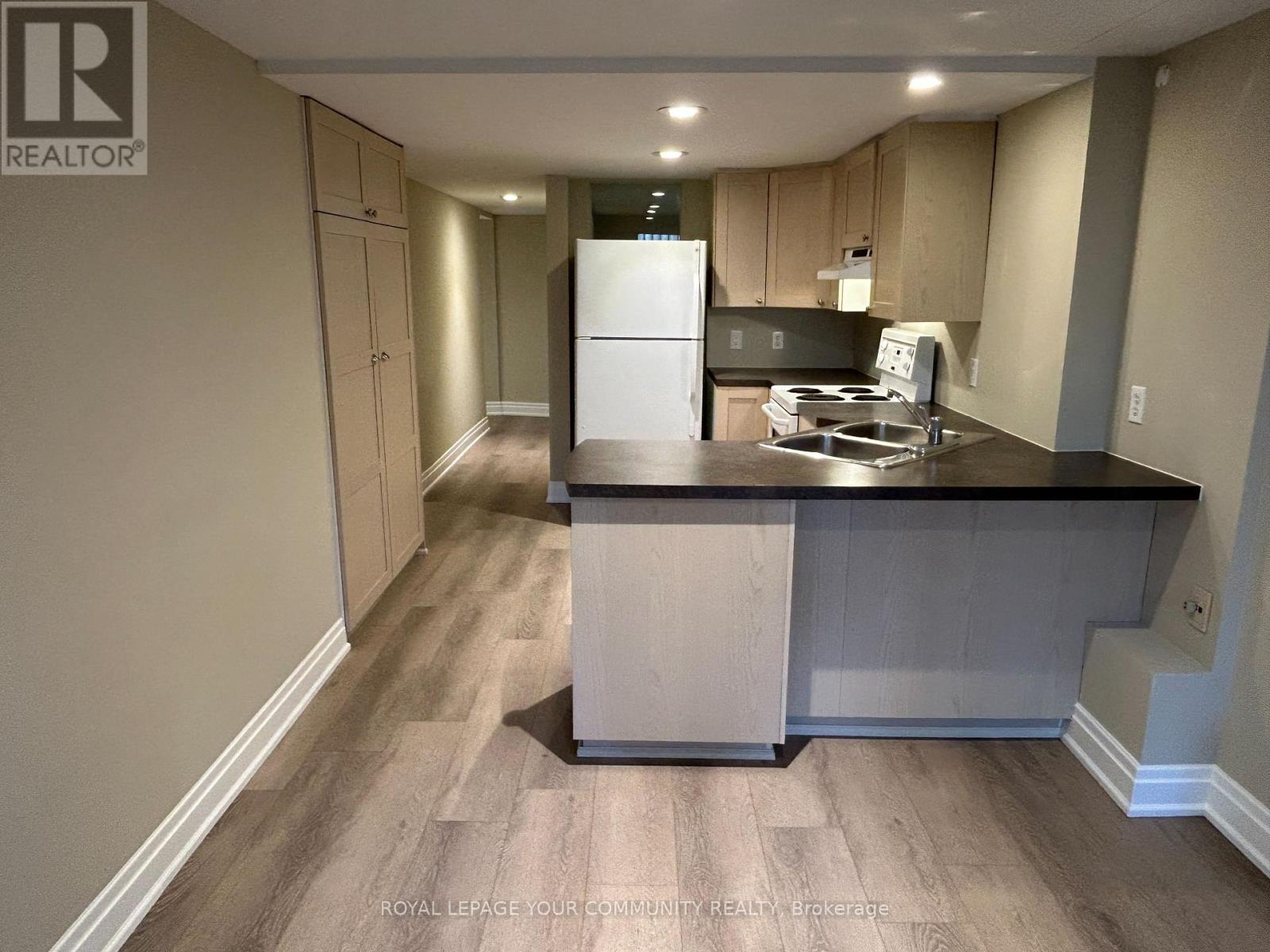 Lower - 2 Rougecrest Drive, Markham, Ontario  L3P 3B6 - Photo 5 - N12587096