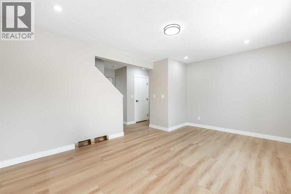 7616 27 Street Se, Calgary, Alberta  T2C 1E7 - Photo 9 - A2273189