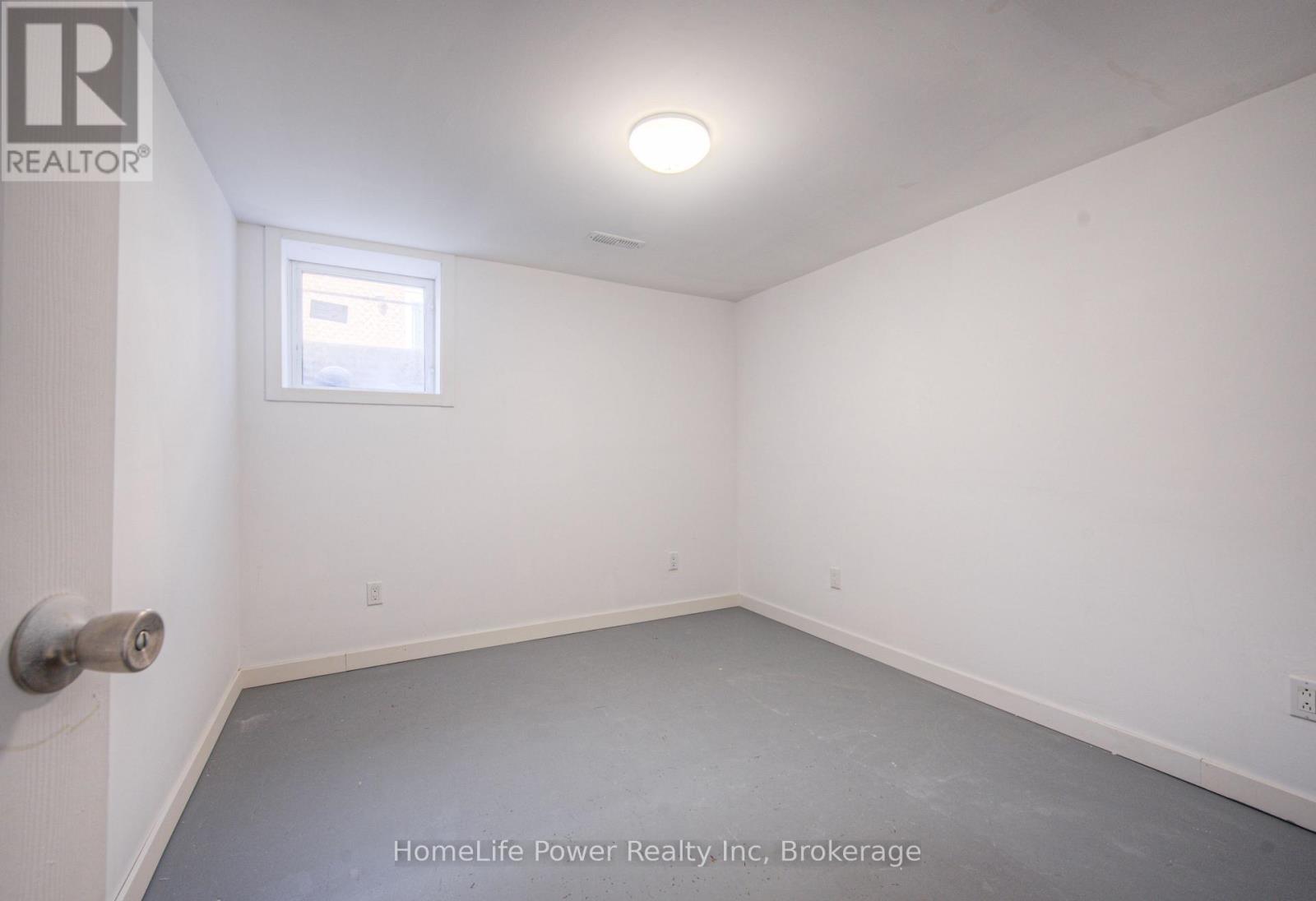 100 Westwood Road, Kitchener, Ontario  N2M 2K6 - Photo 35 - X12587132