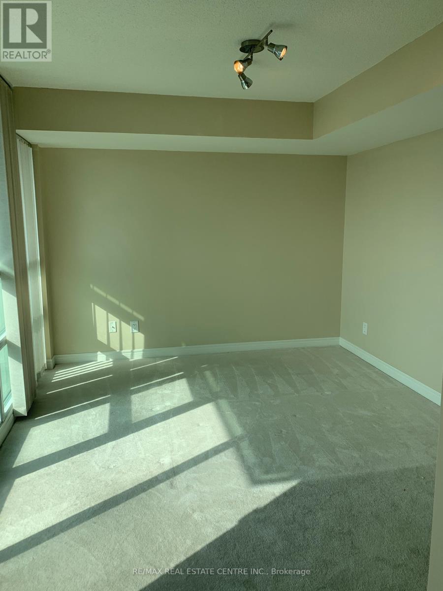 1709 - 208 Enfield Place, Mississauga, Ontario  L5B 0G8 - Photo 13 - W12587070