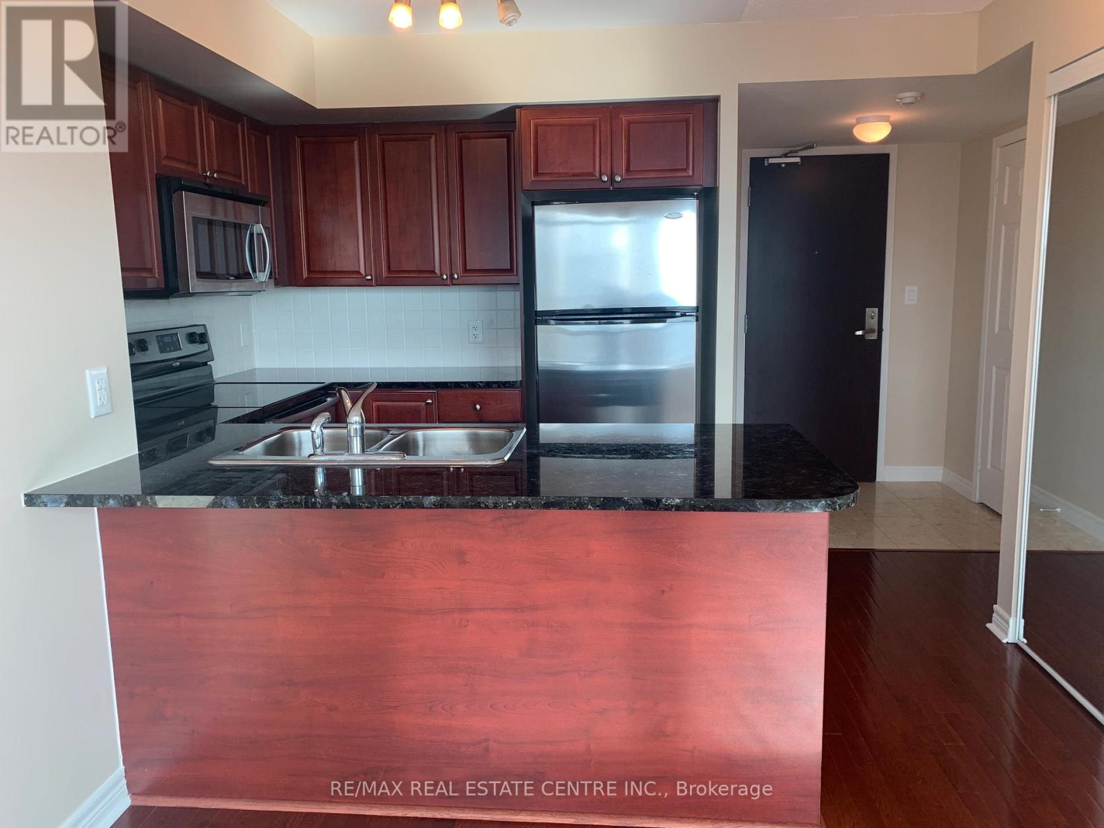 1709 - 208 Enfield Place, Mississauga, Ontario  L5B 0G8 - Photo 16 - W12587070