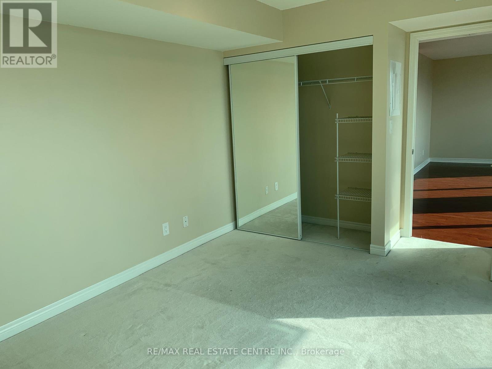 1709 - 208 Enfield Place, Mississauga, Ontario  L5B 0G8 - Photo 19 - W12587070