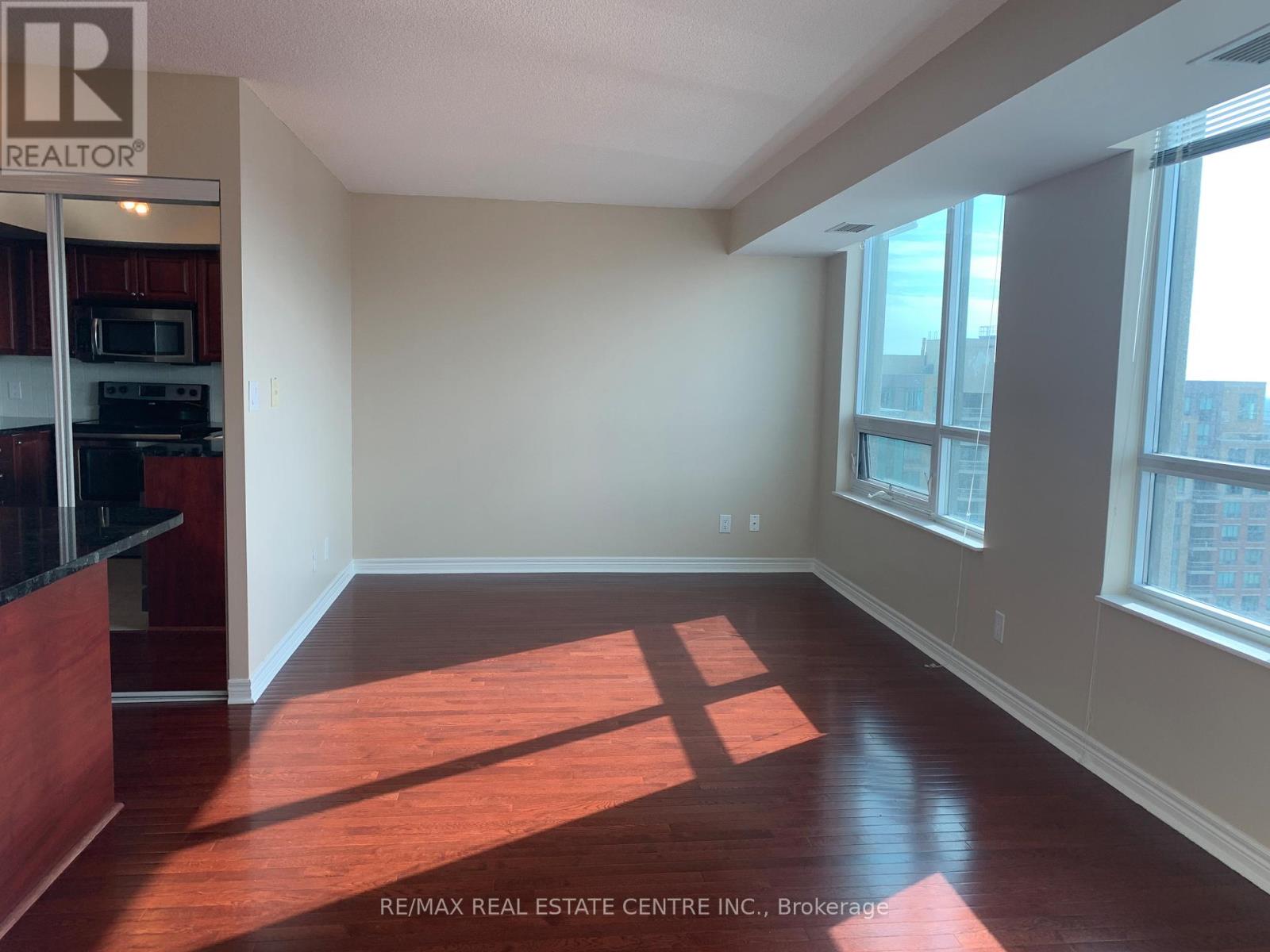 1709 - 208 Enfield Place, Mississauga, Ontario  L5B 0G8 - Photo 5 - W12587070