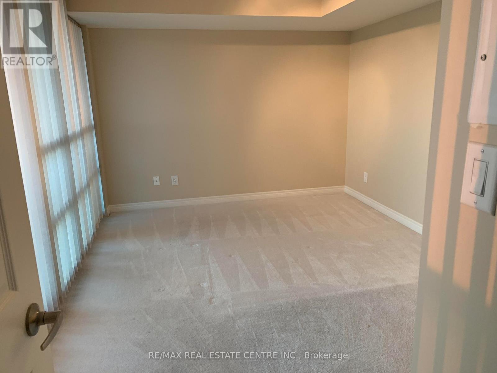 1709 - 208 Enfield Place, Mississauga, Ontario  L5B 0G8 - Photo 7 - W12587070