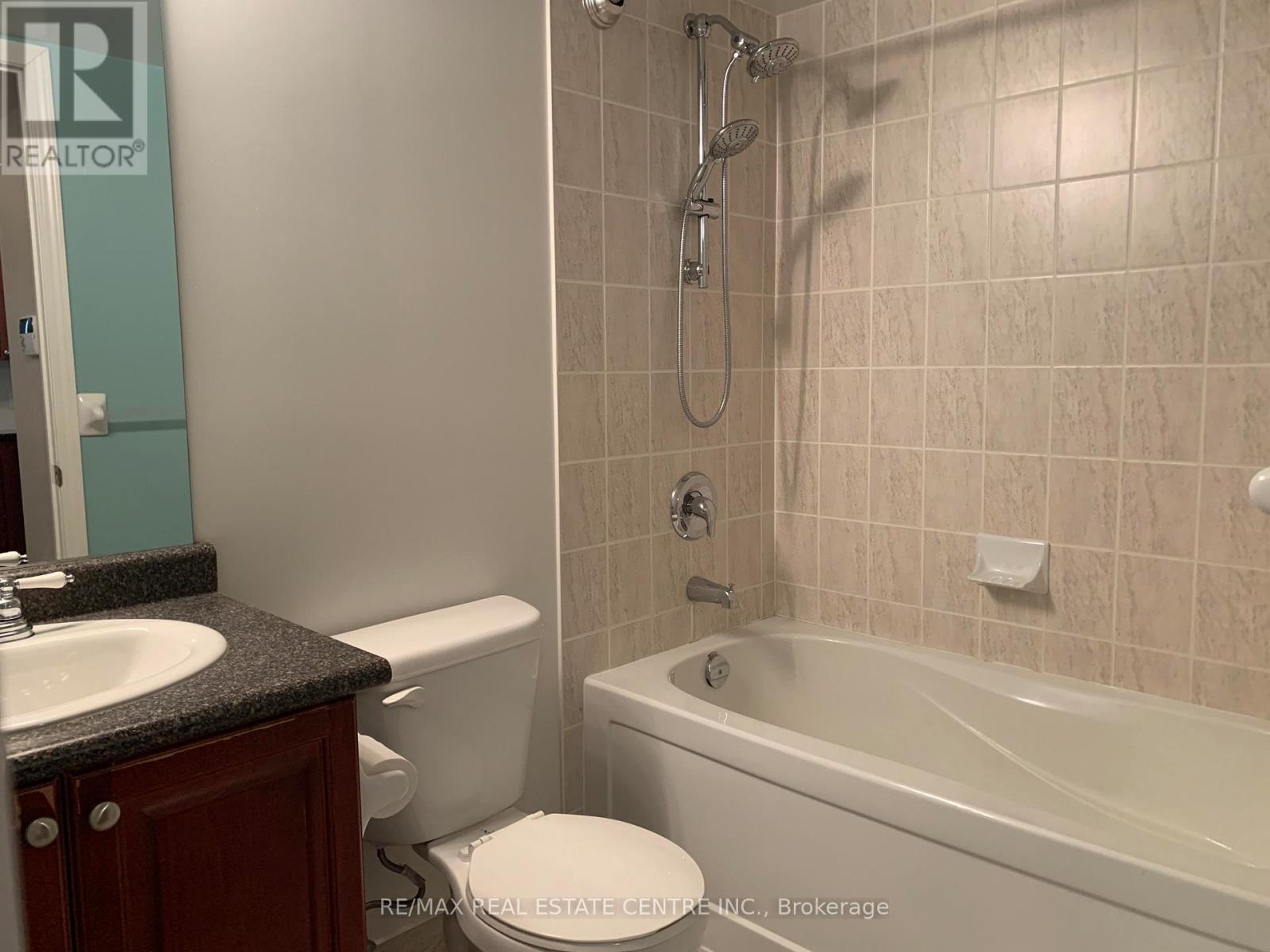 1709 - 208 Enfield Place, Mississauga, Ontario  L5B 0G8 - Photo 8 - W12587070