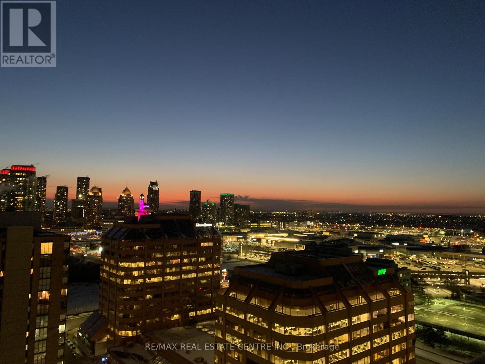 1709 - 208 Enfield Place, Mississauga, Ontario  L5B 0G8 - Photo 9 - W12587070