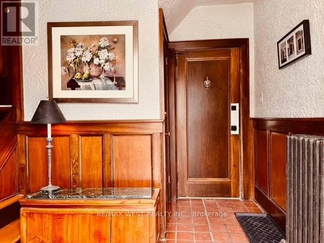 Bsmt - 27 Oakview Avenue, Toronto, Ontario  M6P 3J3 - Photo 2 - W12587090