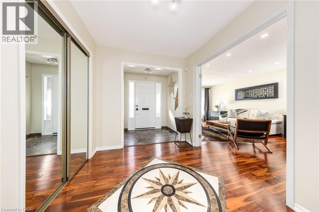 223 River Oaks Boulevard W, Oakville, Ontario  L6H 3V2 - Photo 5 - 40775630