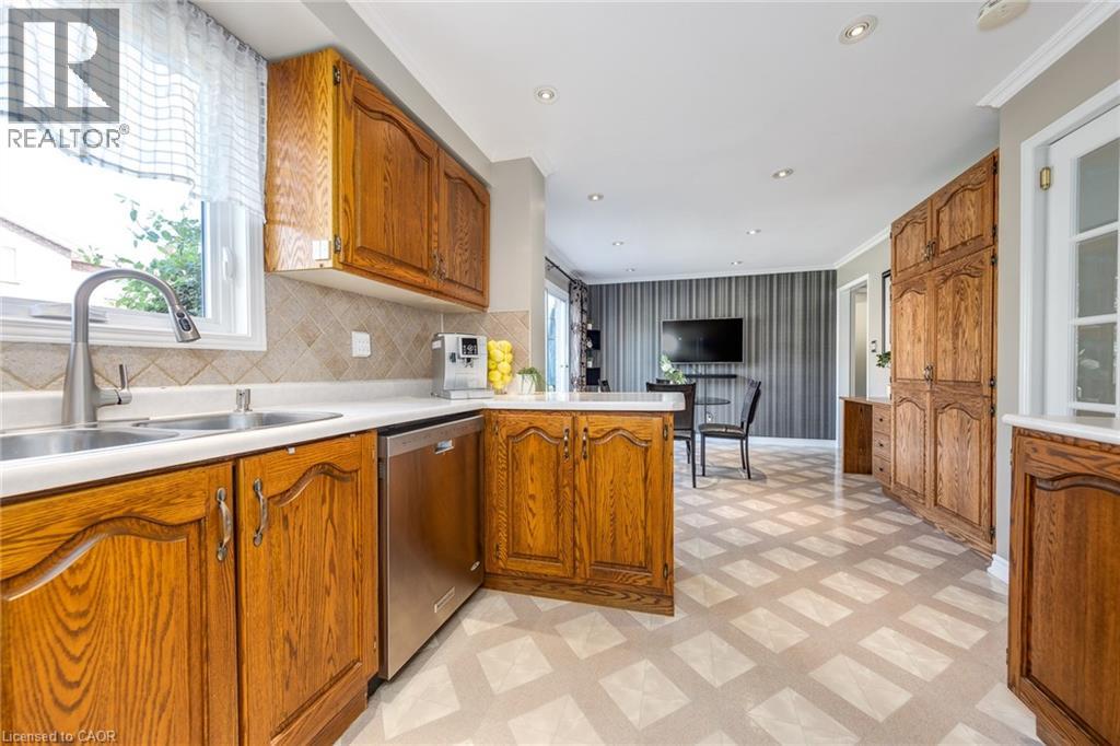 223 River Oaks Boulevard W, Oakville, Ontario  L6H 3V2 - Photo 19 - 40775630