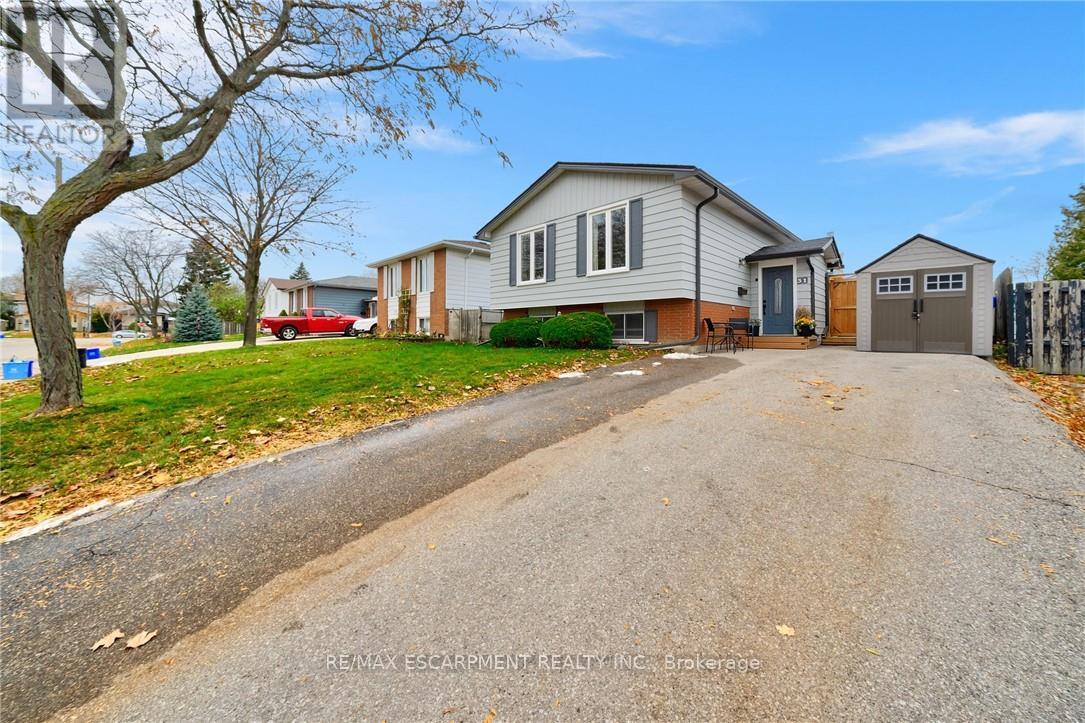 31 Raleigh Street, Hamilton, Ontario  L8W 1H4 - Photo 2 - X12587076