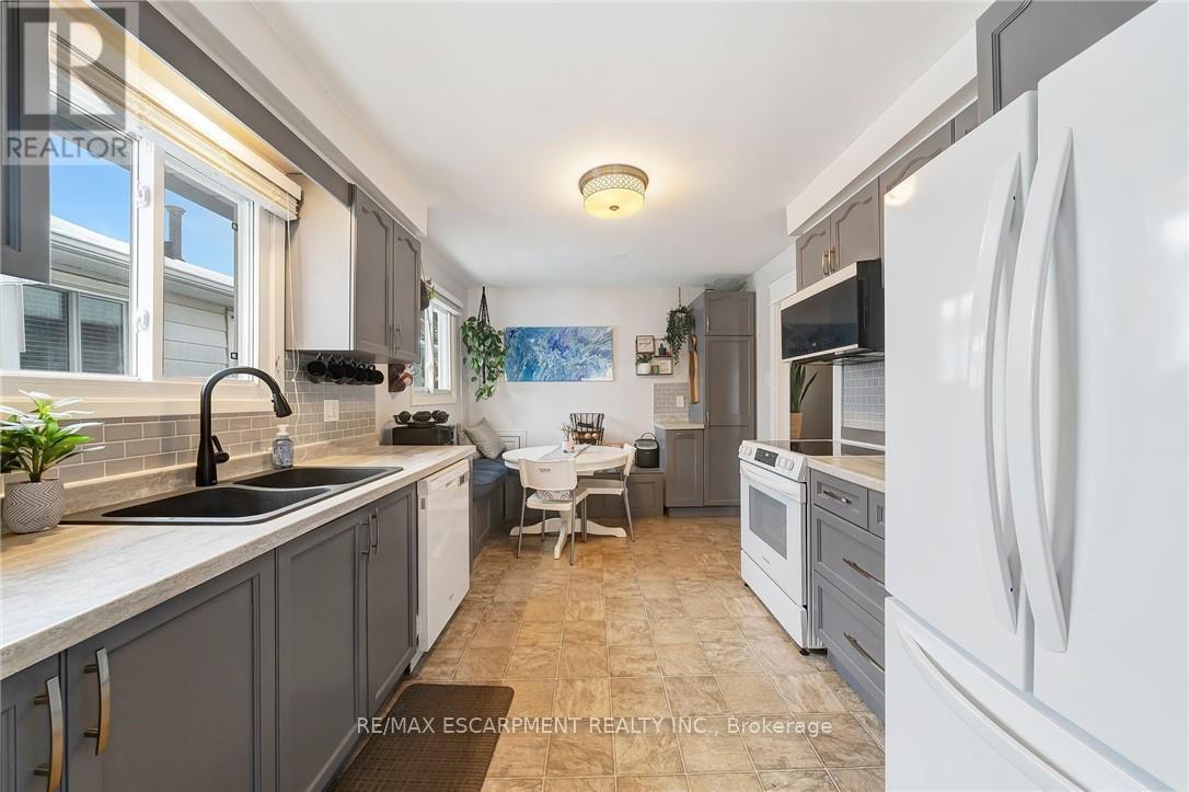 31 Raleigh Street, Hamilton, Ontario  L8W 1H4 - Photo 9 - X12587076